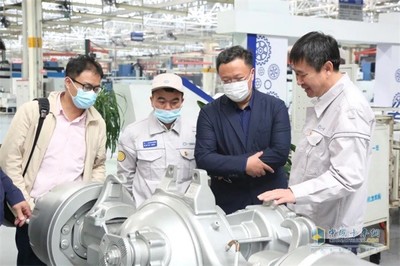 校企攜手 合作創(chuàng)優(yōu),解放傳動事業(yè)部與吉大汽車工程學(xué)院舉行戰(zhàn)略合作簽約儀式